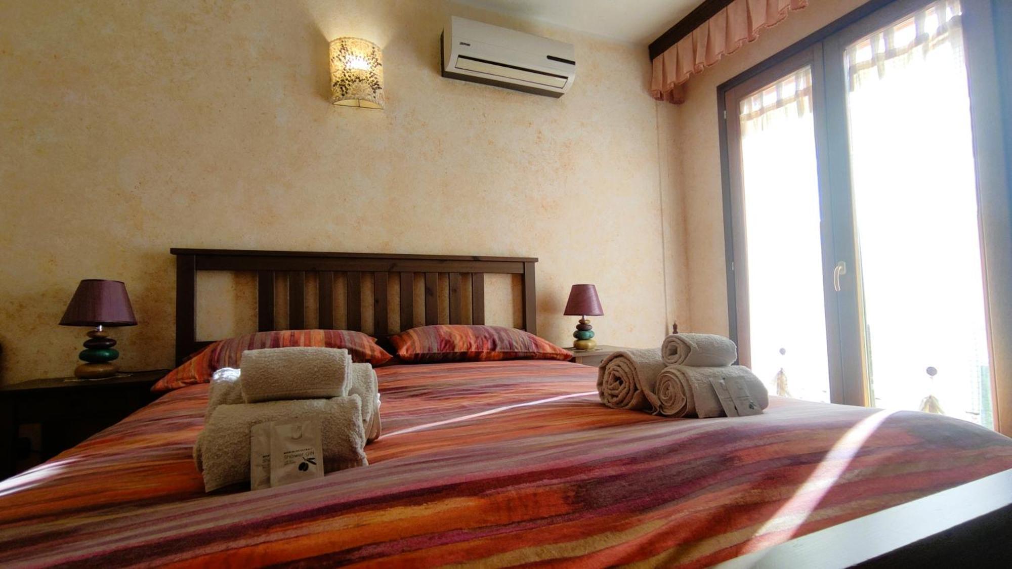 Bed and Breakfast Grotta Delle Fate Ossi Esterno foto
